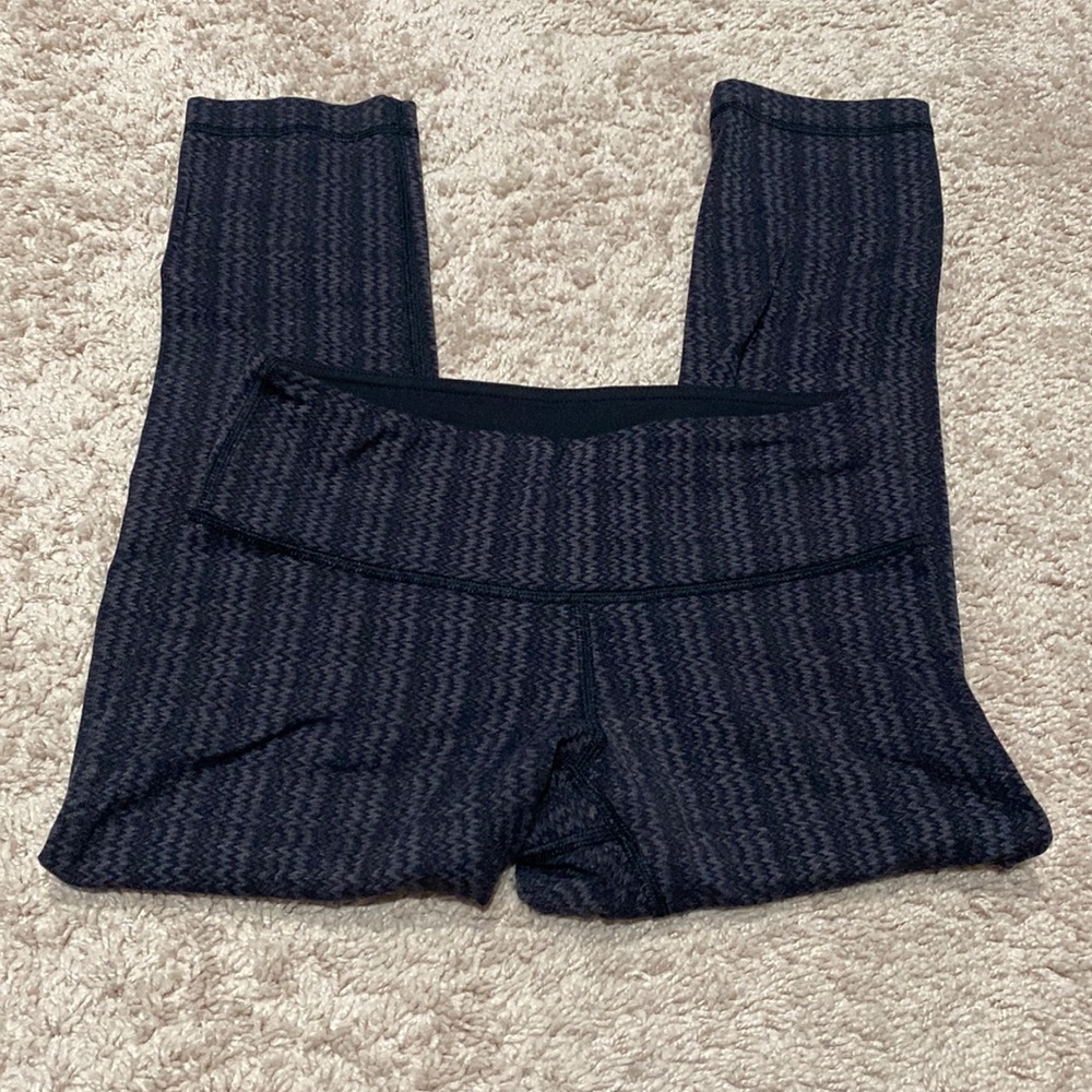 Lululemon wunder under crop leggings / SIZE 6